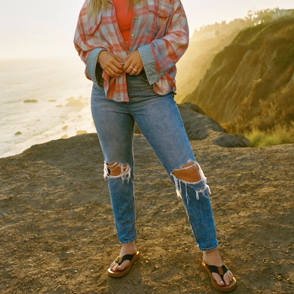 American Eagle Outfitters High Rise Blue Jeans